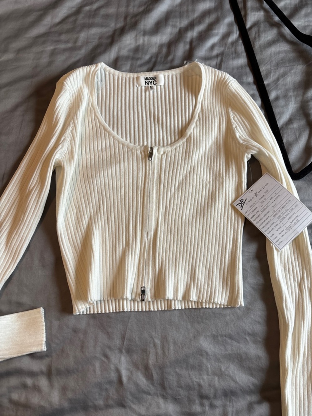 Madden NYC Women's Cream Ribbed Zip-Front Long Sleeve Top size Medium